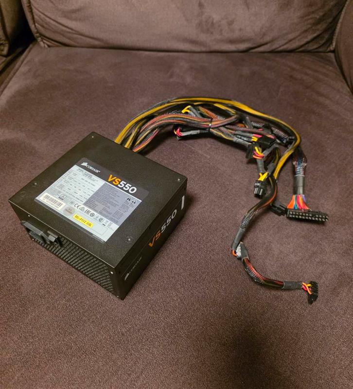 Corsair VS550 voeding 550W Power Supply | PSU, Computers en Software, Interne voedingen, Zo goed als nieuw, Ophalen of Verzenden