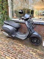 Vespa sprint iget titano grey, Ophalen, Maximaal 45 km/u, Zo goed als nieuw, Benzine