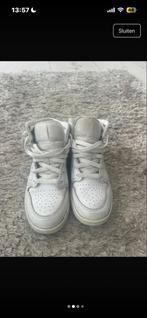 Nike Air Jordan 1 Mid GS White (37.5), Kleding | Dames, Schoenen, Ophalen of Verzenden, Gedragen, Wit, Sneakers of Gympen