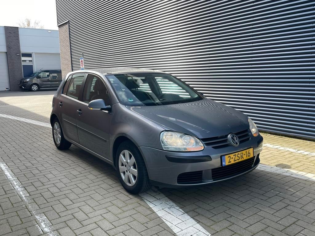 Volkswagen Golf 1.6 5D AIRCO • APK OKT 26 • CARPLAY • CRUISE, Voorwielaandrijving, 4 cilinders, 620 kg, Handgeschakeld