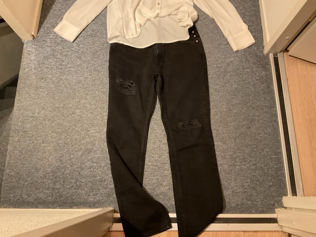 Nikkie zwarte broek met gaten, Maat 38/40 (M), Zwart, Ophalen of Verzenden, Lang