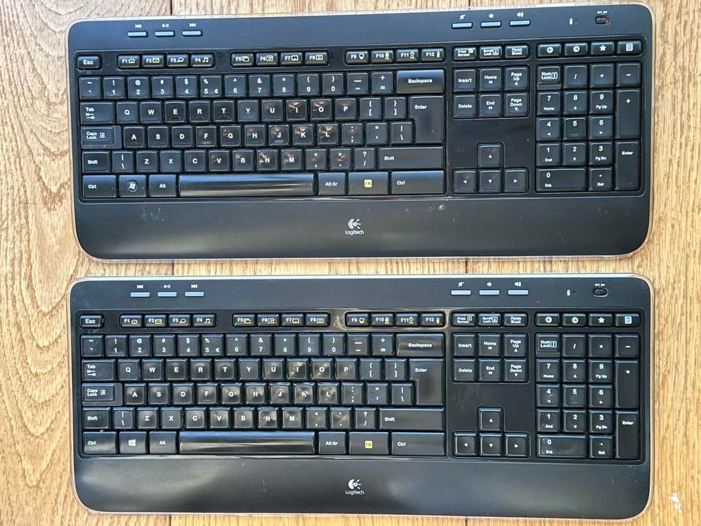 2x Logitech toetsenbord, Gebruikt, Multimediatoetsen, Ophalen of Verzenden, Draadloos