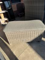 Hocker / tafeltje / voetenbankje met kusssen, Ophalen, Zo goed als nieuw