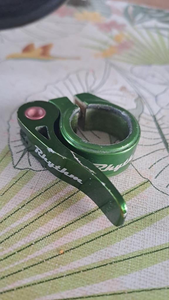 Zadelklem, Sieraden, Tassen en Uiterlijk, Bedels, Ophalen, Gebruikt, Overige materialen, Overige merken