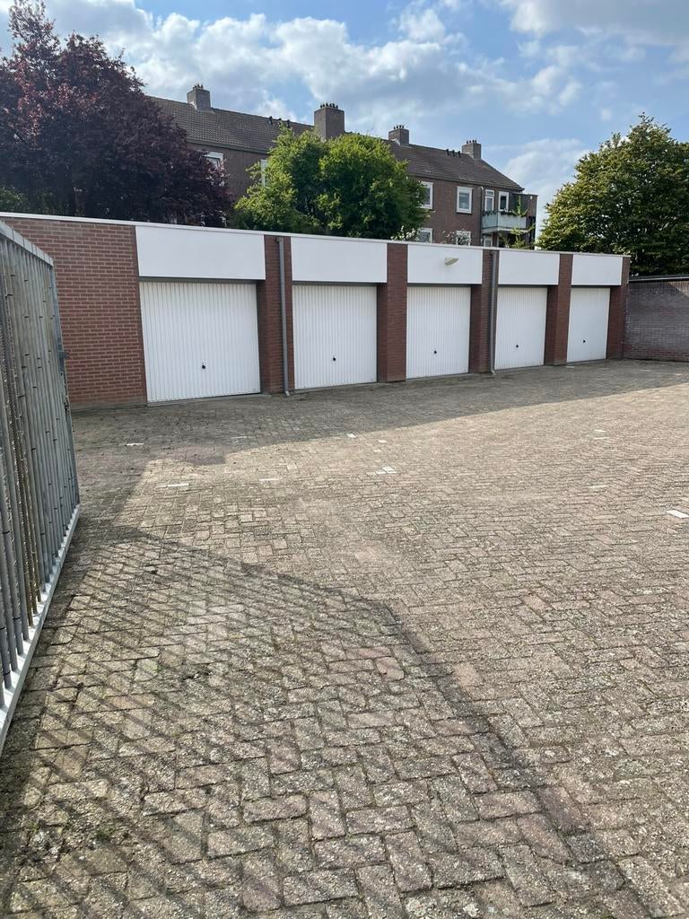 Te huur GARAGEBOX Vuchtstraat nabij centrum in Breda