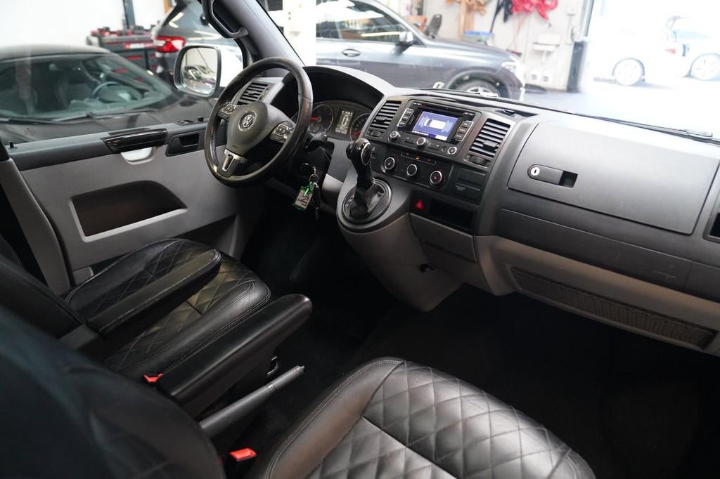 Volkswagen Transporter 2.0 TDI L2H1 DC HighLine | Xenon/LED, Auto's, Euro 5, Zwart, 4 cilinders, Volkswagen