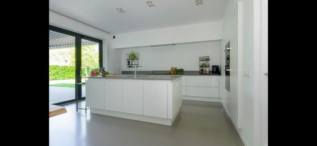 Keuken met kookeiland, Ophalen, Gebruikt, Wit, Met kookeiland