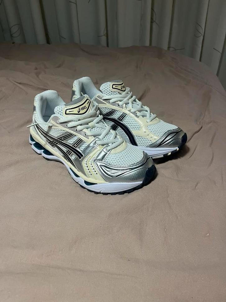 Asics Gel Kayano 14 Maat 43, Kleding | Dames, Schoenen, Zo goed als nieuw, Sneakers of Gympen, Wit, Ophalen of Verzenden