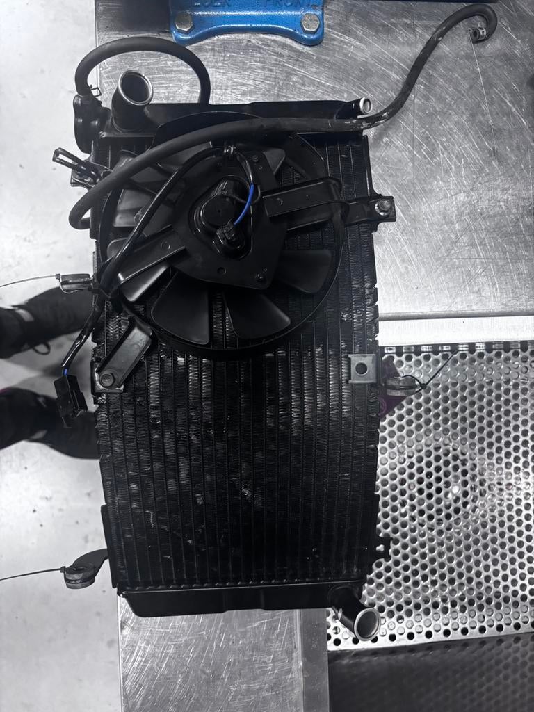 Radiator compleet Suzuki GSXR SRAD, Motoren, Ophalen of Verzenden