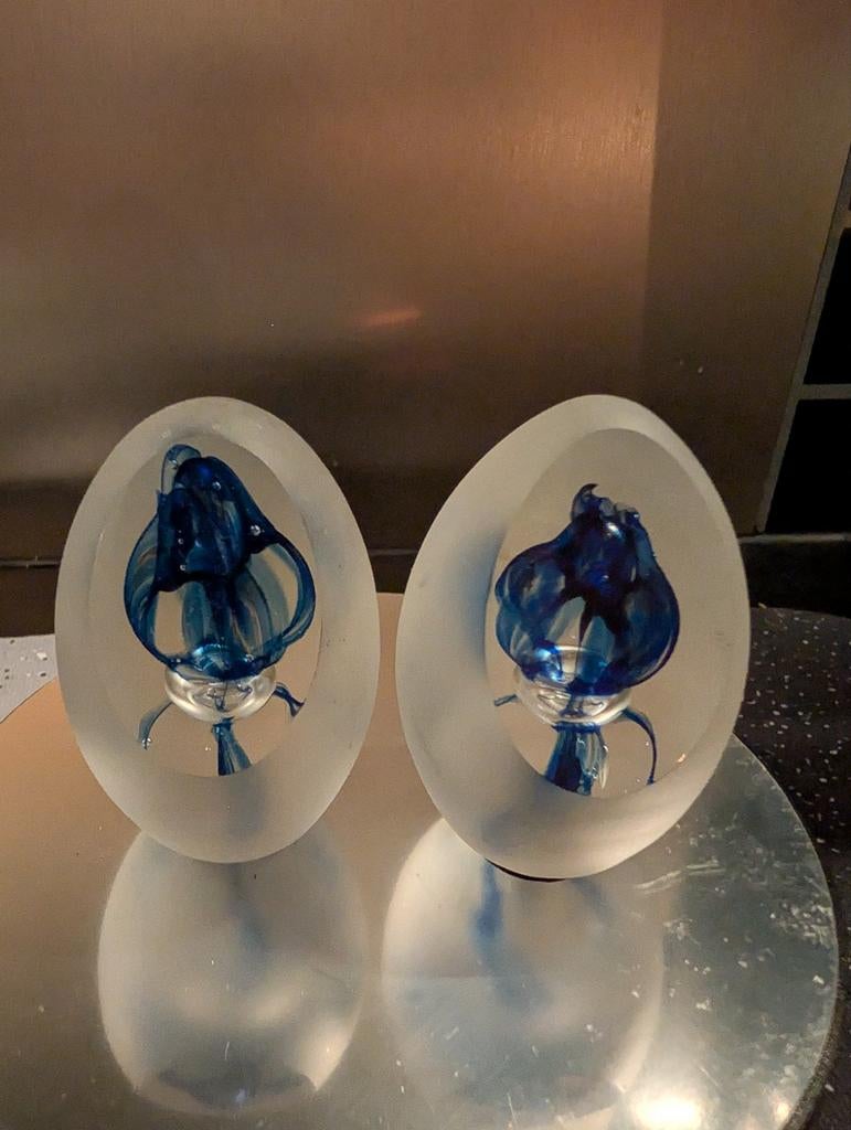 Pfeiffer brilliant glazen presse-papiers met blauwe bloem, Antiek en Kunst, Antiek | Glas en Kristal, Ophalen of Verzenden