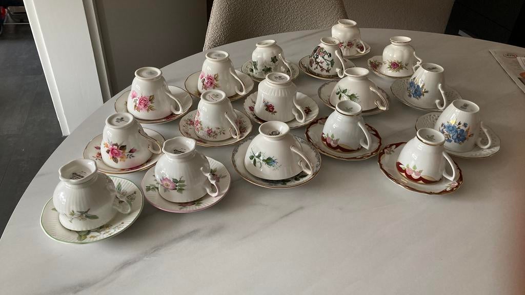 Porseleinen kopjes en schotels, Ophalen