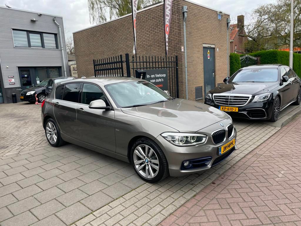 BMW 1-serie 118i Centennial High Executive 1e Eig! Trekhaak, Auto's, BMW, Bedrijf, 650 kg, 3 cilinders, 1300 kg