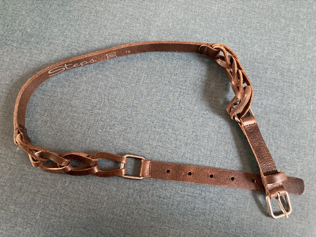 Te koop bruine leren riem., Kleding | Dames, Riemen en Ceinturen, Minder dan 3 cm, Bruin, Echt leder, 90 tot 100 cm