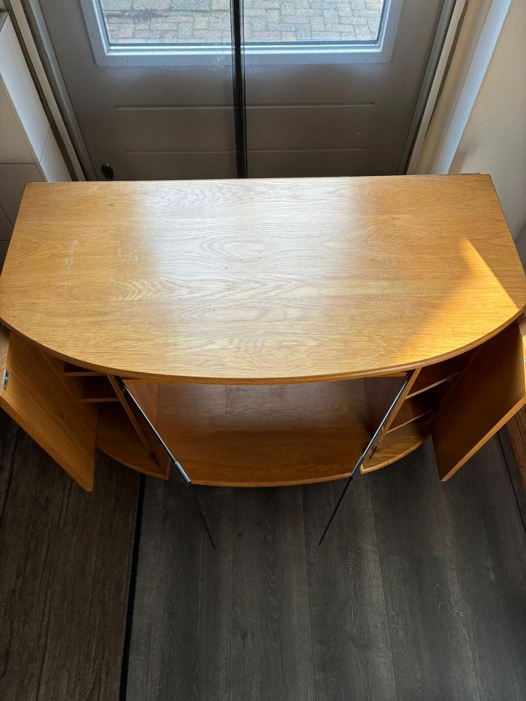 TV Kastje met 2 glasdeurtjes en 2 houten deurtjes, Ophalen, Gebruikt, Eikenhout, 50 tot 100 cm