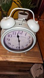 Groene metalen klok in antieke look, gebruikt, Ophalen of Verzenden