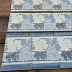 32 art nouveau randtegels in grijs/wit tinten opgelegd decor