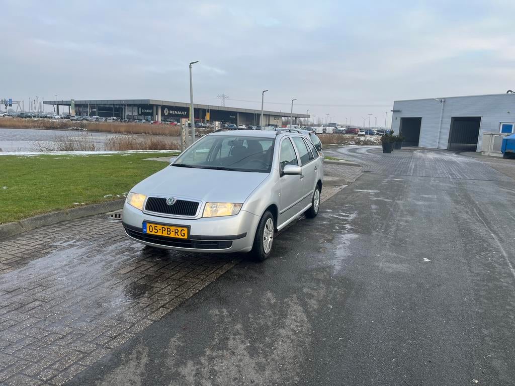 Skoda Fabia 1.4 Combi 55KW 2004 Grijs, Auto's, Voorwielaandrijving, 74 pk, 4 cilinders, 1070 kg