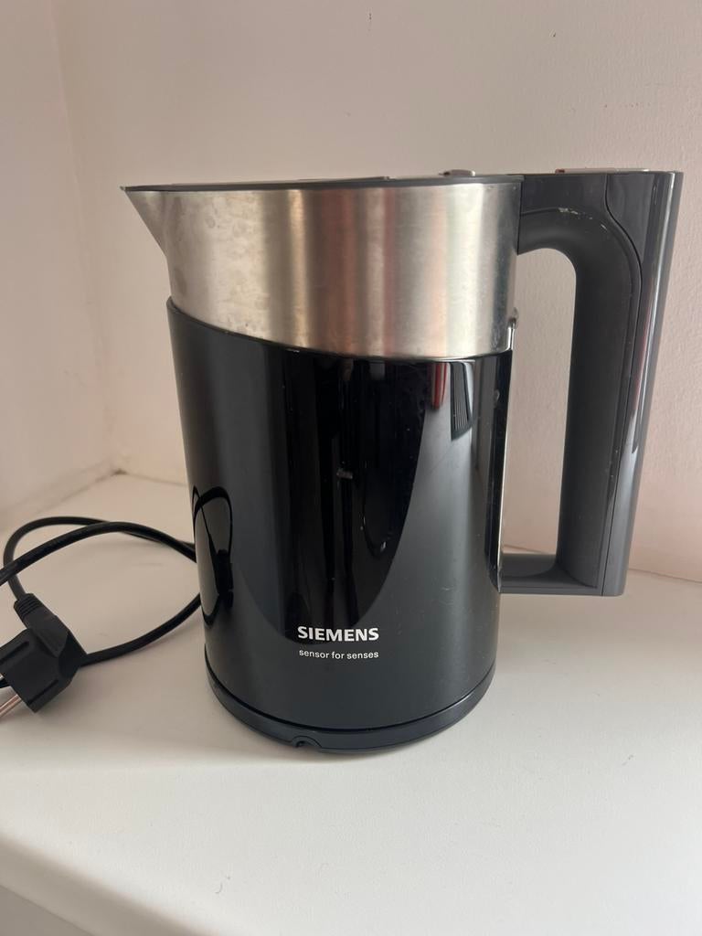 Siemens waterkoker 1,5 L, 1 tot 2 liter, Ophalen of Verzenden, Gebruikt, Draadloos