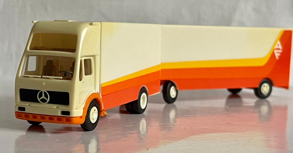 Herpa 906320: Mercedes-Benz Jumbo-combi "Ackermann-Fruehauf", Ophalen of Verzenden, Gebruikt, Bus of Vrachtwagen, Herpa