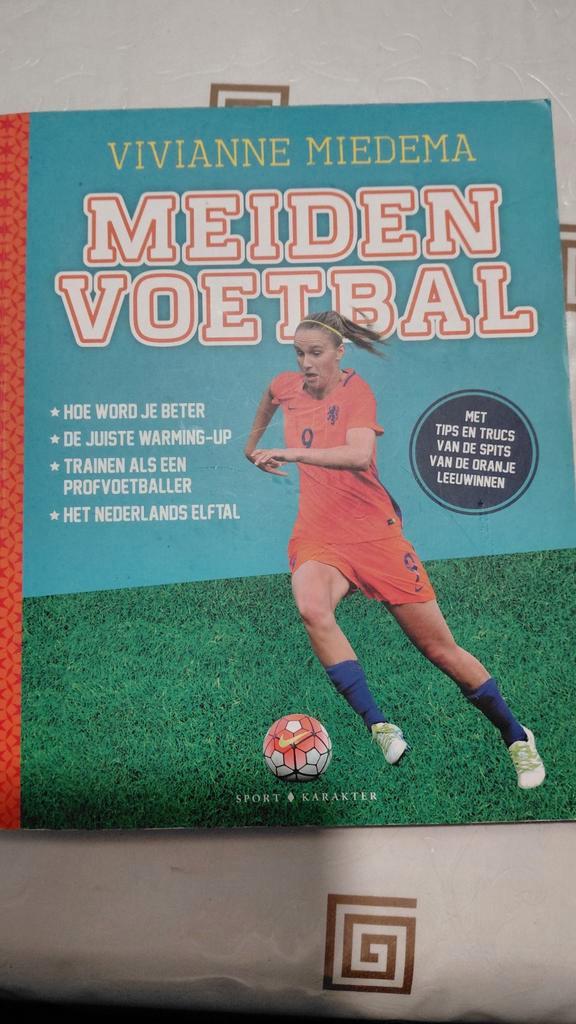 Vivianne Miedema boek Joke Reijnders - Meidenvoetbal, Boeken, Kinderboeken | Jeugd | onder 10 jaar, Zo goed als nieuw, Non-fictie