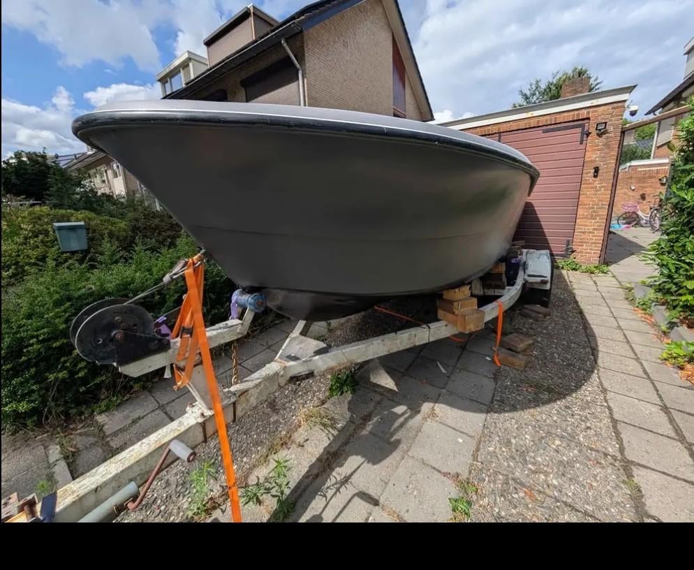 Opknapper boot 5,5m x 2.1m met stallings trailer, Watersport en Boten, Ophalen