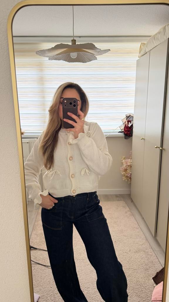 Shein wit gebreid vestje met ruches en strikjes, Ophalen of Verzenden, Zo goed als nieuw, Maat 36 (S), Wit