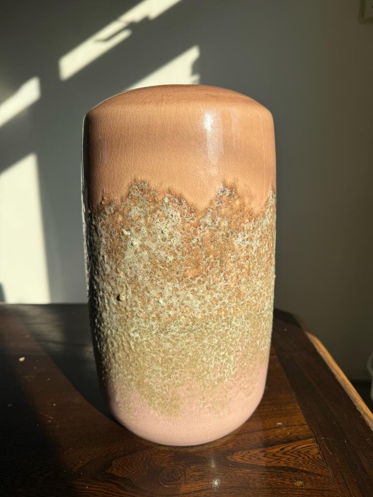 Roze vaas 30cm - Berkhill, Overige kleuren, Aardewerk of Porselein, Ophalen of Verzenden, Zo goed als nieuw