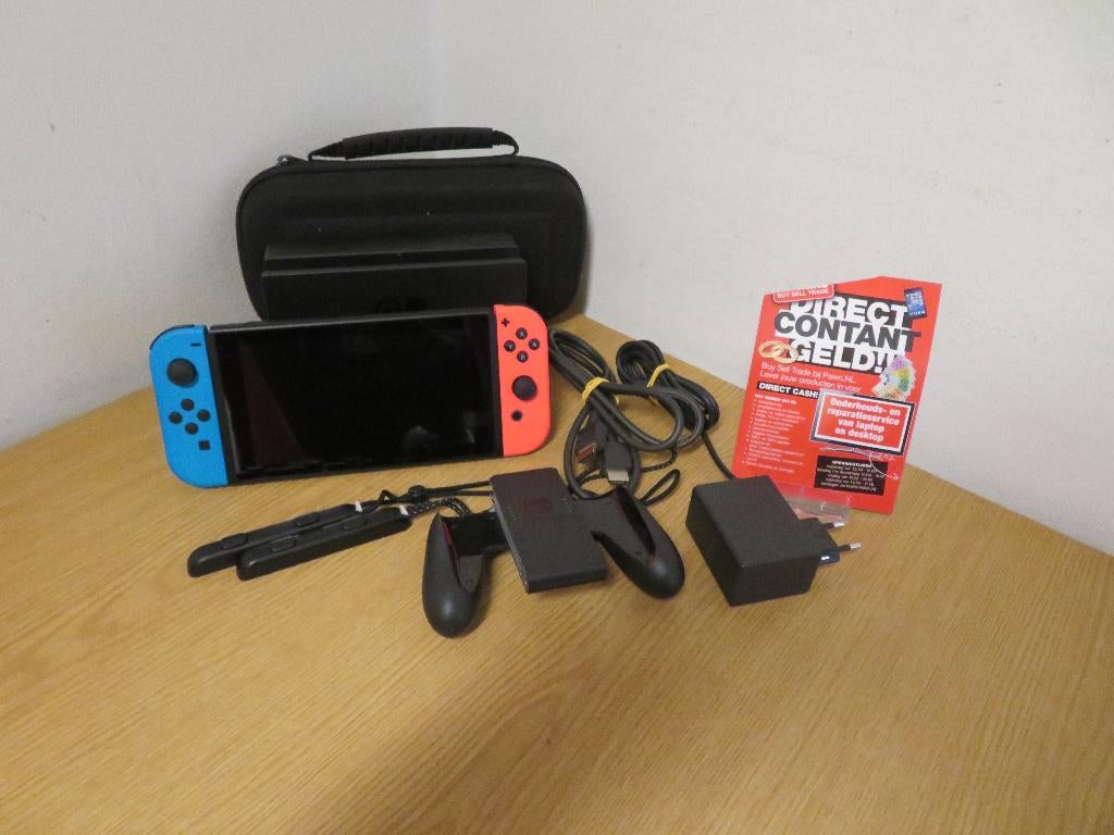 Nintendo Switch 2019 (gen2) XKJ4003 | Pawn Eindhoven, Spelcomputers en Games, Spelcomputers | Nintendo Switch, Ophalen, Gebruikt