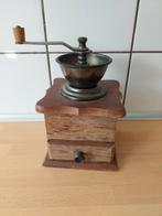 Vintage houten koffiemolen met metalen trechter, Antiek en Kunst, Antiek | Keukenbenodigdheden, Ophalen