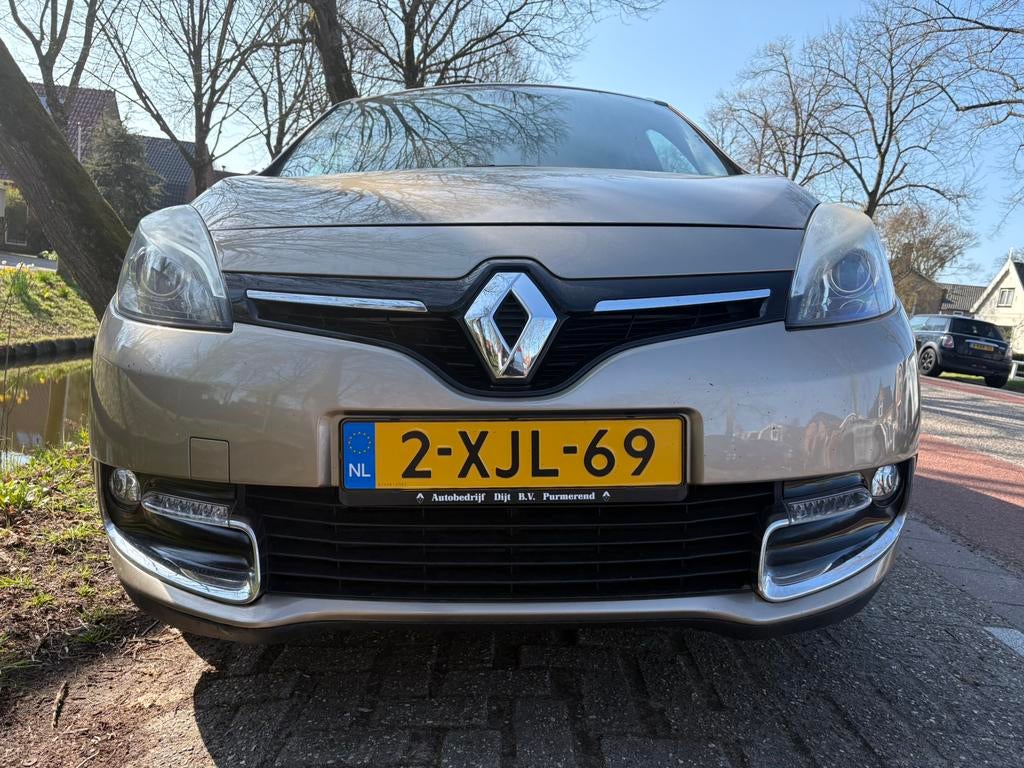 Renault Scénic 1.2 TCE  Bose 85KW 2013 Bruin (trekhaak), Voorwielaandrijving, 1295 kg, 4 cilinders, Bruin