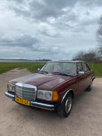 Mercedes-Benz 200-Serie 2.0 200 1980 Rood, Auto's, 1330 kg, Beige, 665 kg, Handgeschakeld