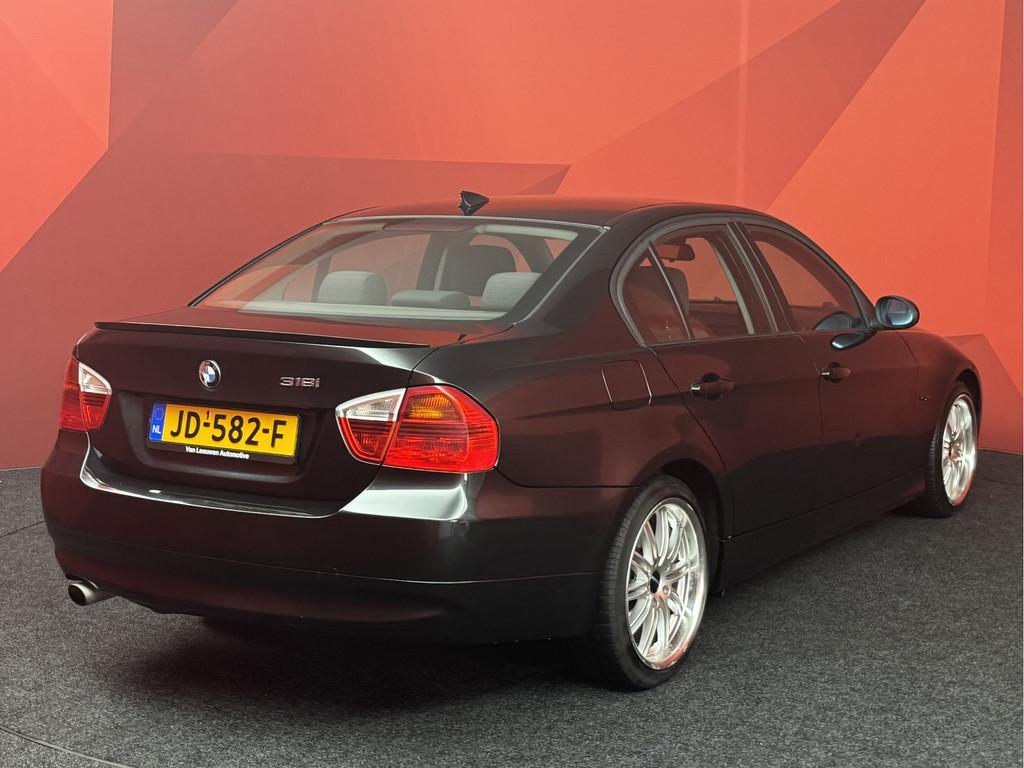 BMW 3 Serie 318i | Inruilkoopje | Zo Mee | Automaat, Auto's, Zwart, 4 cilinders, Zwart, Bedrijf
