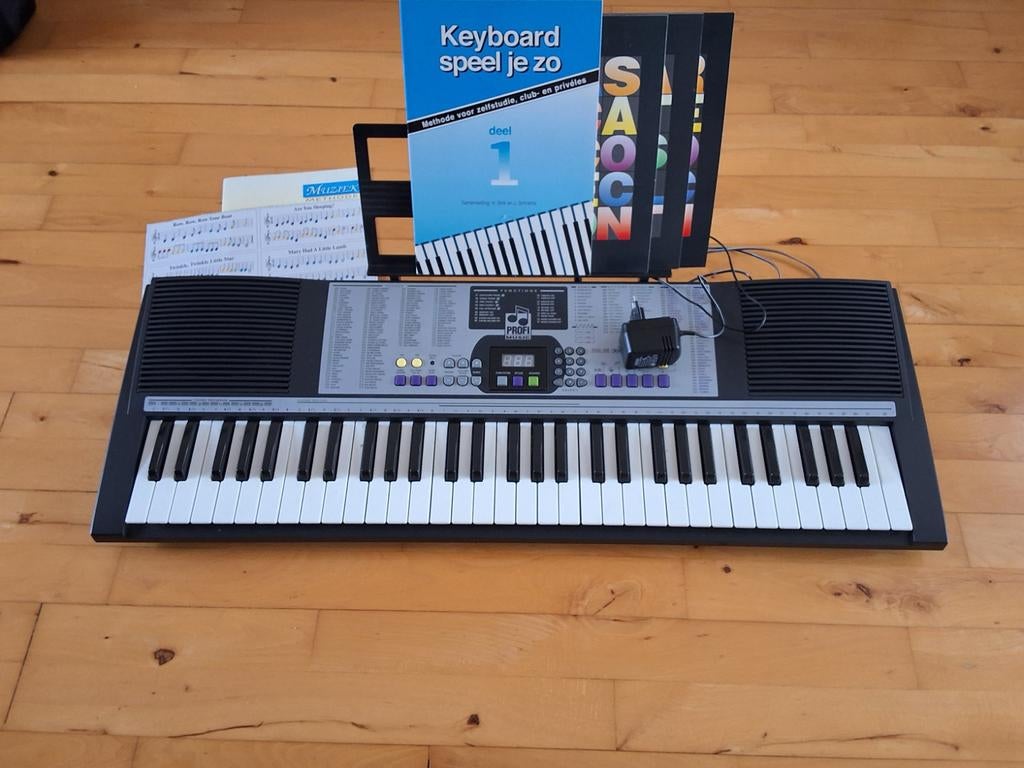 Profi Music keyboard, Muziek en Instrumenten, Keyboards, Zo goed als nieuw, 61 toetsen, Overige merken, Ophalen