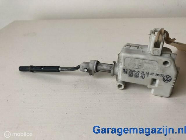 Tankklepvergrendelingsmotor hella 1J0810773B VW Passat Avant, Gebruikt, Volkswagen, Ophalen of Verzenden, Volkswagen