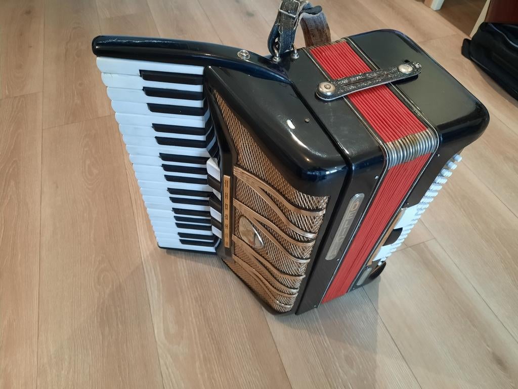 Accordeon Delicia Lignatone - Klassiek Toetsaccordeon 80 bas, Muziek en Instrumenten, Accordeons, Ophalen, Gebruikt, Met riemen