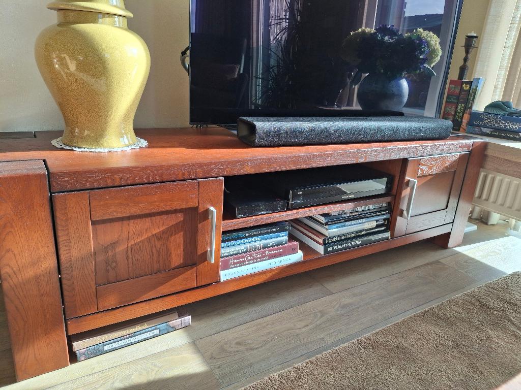 Zeer mooi tv-meubel. Eiken, kersen gekleurd., Huis en Inrichting, Kasten | Televisiemeubels, Ophalen, Klassiek, 150 tot 200 cm
