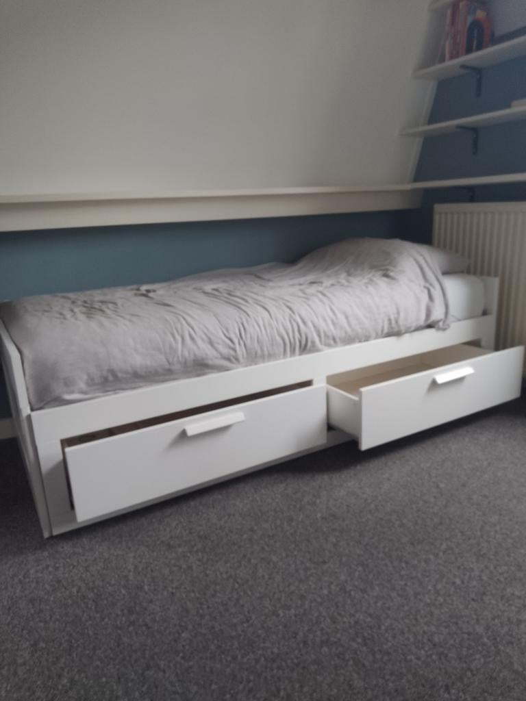 Uitschuifbaar 1-persoons bed (Brimnes van Ikea) + matras, Ophalen, Gebruikt, 90 cm, Eenpersoons