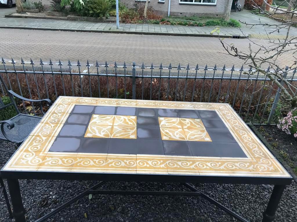 Tegel tuintafel met zwart smeedijzeren onderstel, Ophalen, Gebruikt, Rechthoekig, Metaal