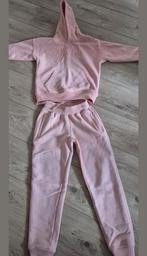 Malelions trainingspak roze €22,50 maat 140., Ophalen, Zo goed als nieuw, Malelions, Meisje