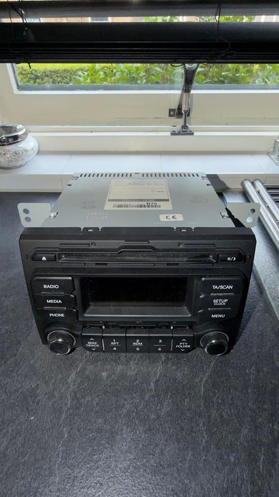 Radio met bluetooth Kia Rio 2014, Ophalen, Zo goed als nieuw