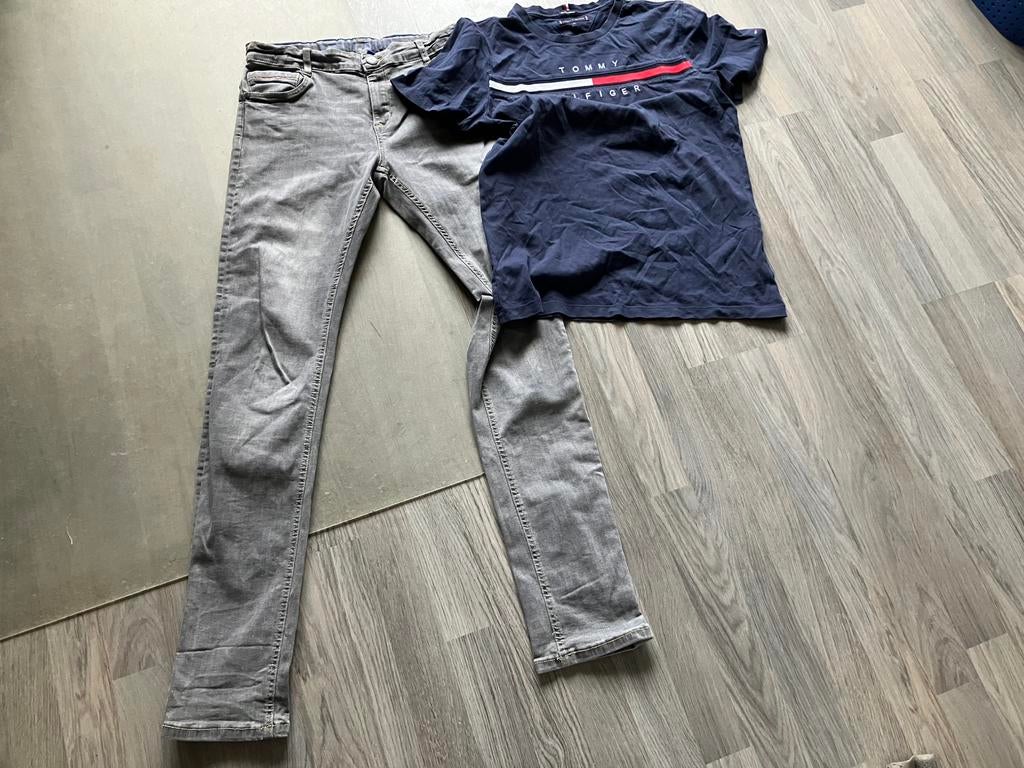 Leuke Blue Ridge Jeans en Tommy Hilfiger tshirt mt 176, Kinderen en Baby's, Kinderkleding | Maat 176, Ophalen of Verzenden, Zo goed als nieuw