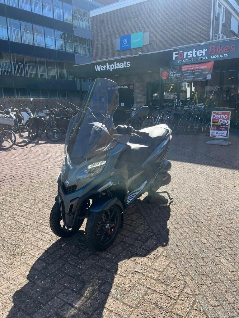 Piaggio MP3 530 HPE, Motorrijbewijs A, Meer dan 35 kW, Automaat, 1 cilinder