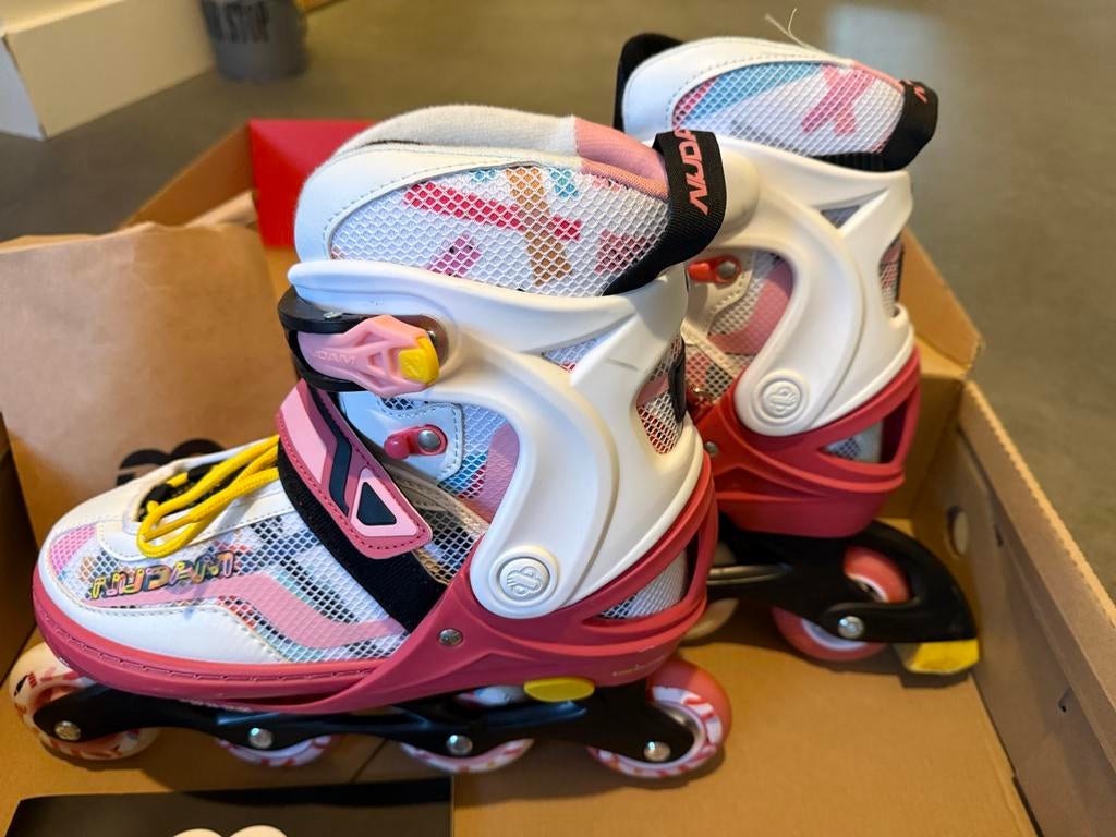 Nijdam verstelbare inline skates - Roze/Wit (maat 36-40), Verstelbaar, Kinderen, Zo goed als nieuw, Inline skates 4 wielen