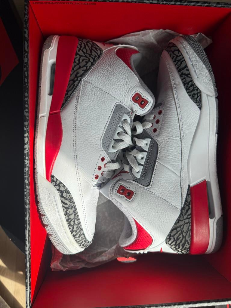 Jordan 3 Fire Red 2022 (OG-colorway), Ophalen of Verzenden, Zo goed als nieuw, Wit, Sneakers of Gympen