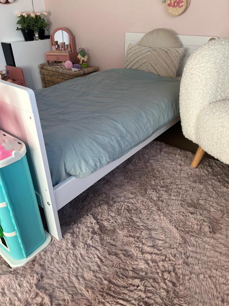 Peuterbedje met matras en matrasbeschermers, Ophalen, Gebruikt, 70 tot 85 cm, 140 tot 160 cm