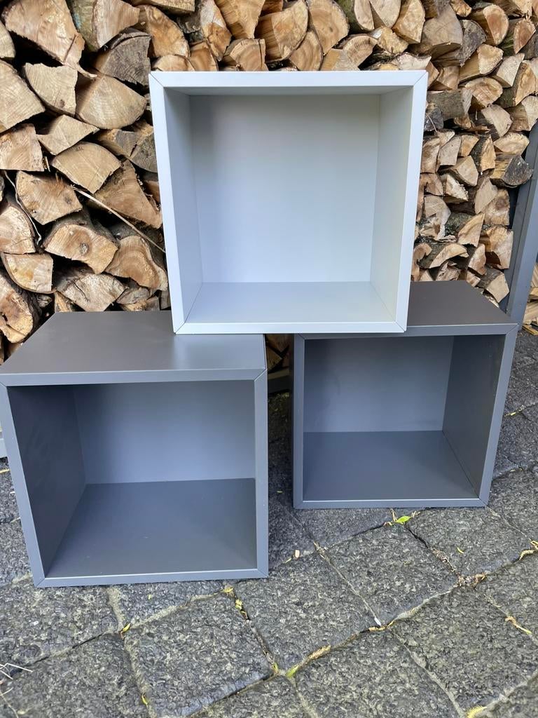 Leuke grijze kleine opbergers van IKEA, Huis en Inrichting, Kasten | Wandmeubels, Ophalen, Zo goed als nieuw, Minder dan 150 cm