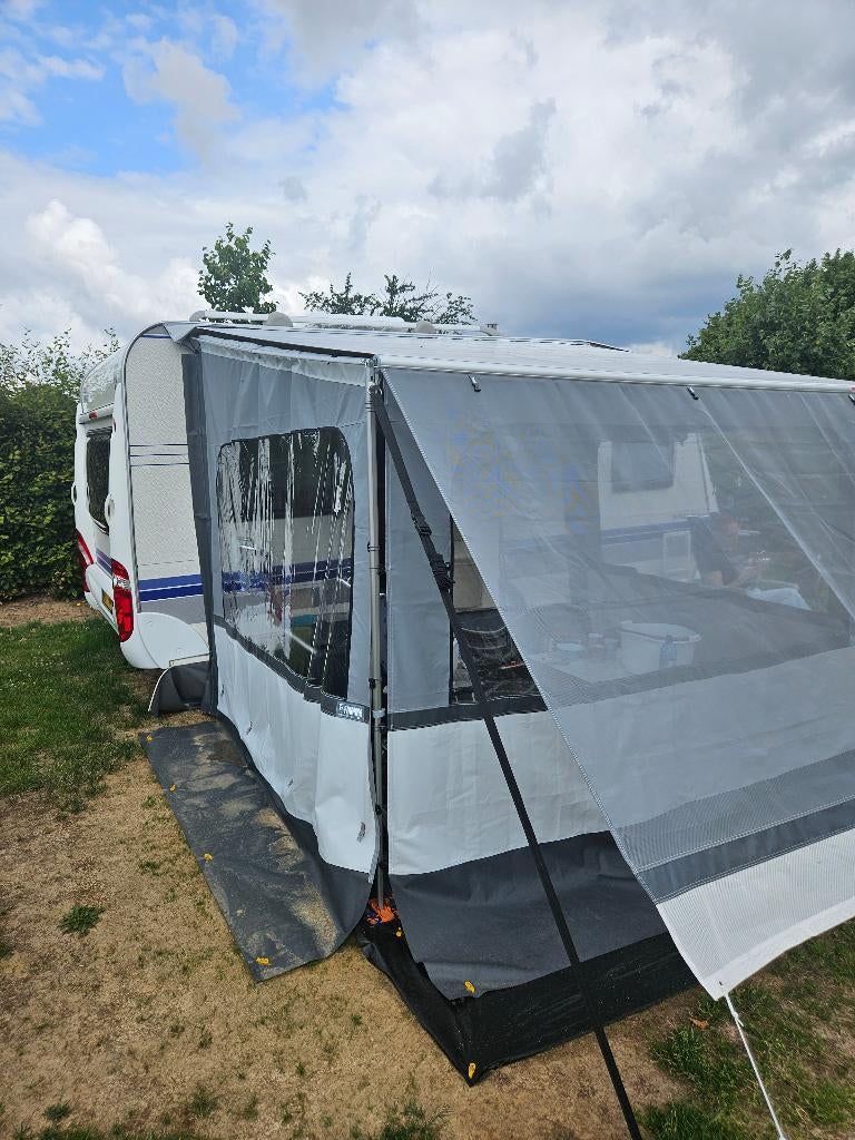 Hobby 460 UFE Deluxe 2008, Schokbreker, Rondzit, Hobby, Particulier