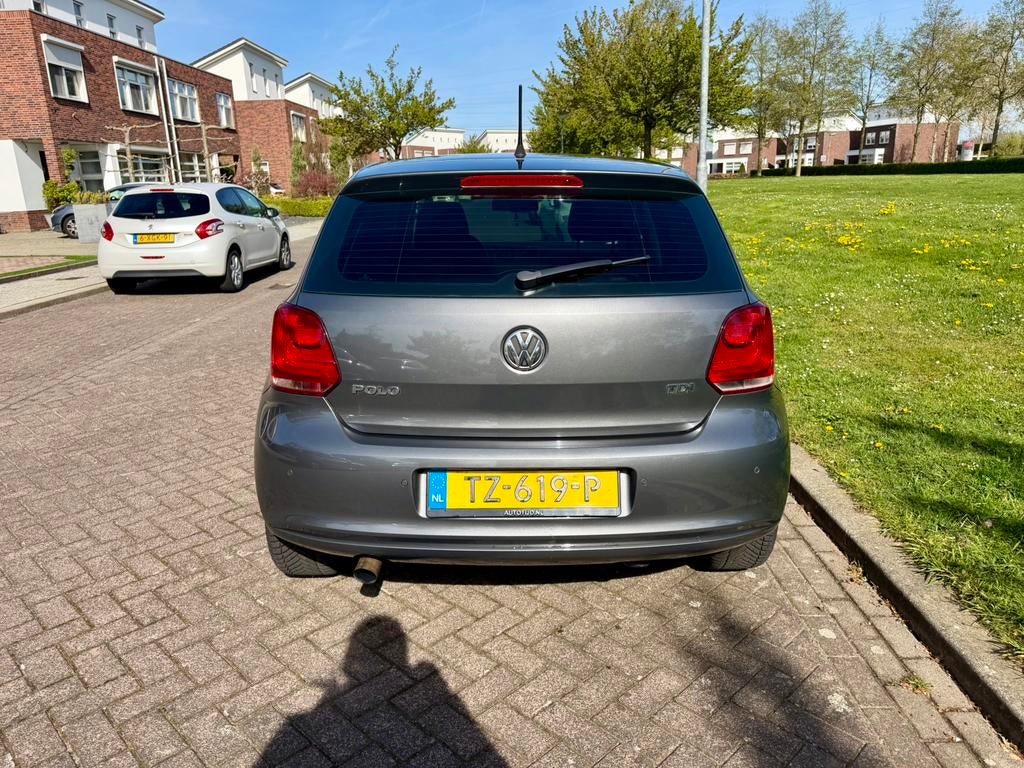 Volkswagen Polo 1.6 TDI 66KW DSG 2011 Grijs, 23 km/l, Diesel, Particulier, 111 €/maand
