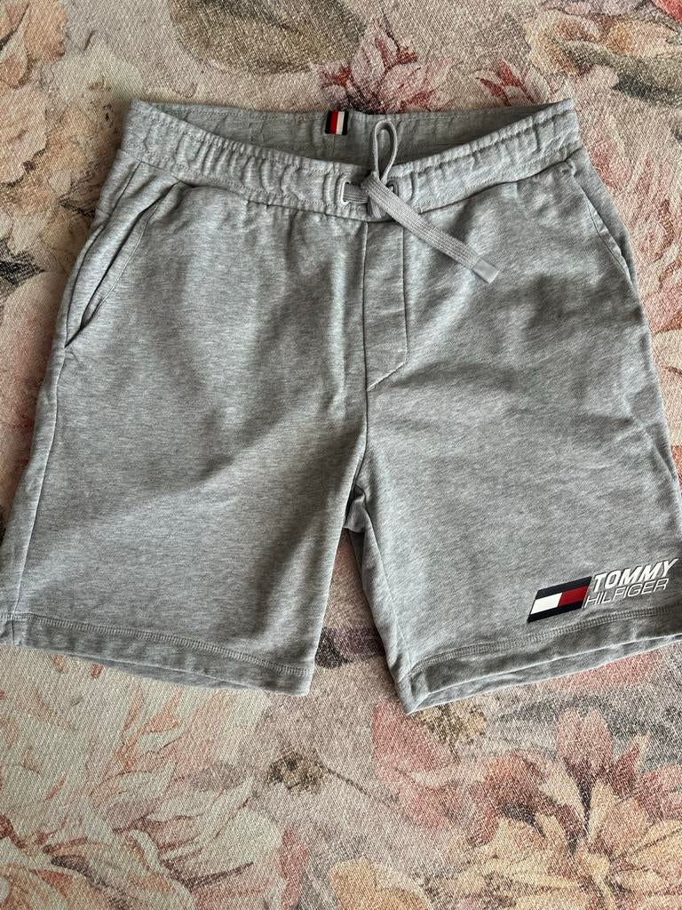 Tommy Hilfiger sweatshorts - Maat M, Ophalen of Verzenden, Zo goed als nieuw, Maat 48/50 (M), Grijs