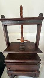 Antieke linnenpers - Prachtig decoratief stuk, Antiek en Kunst, Ophalen